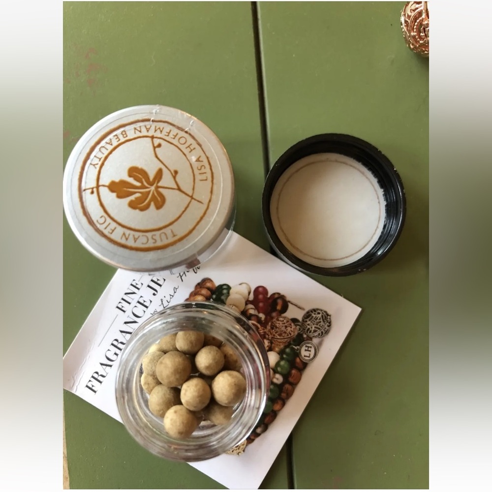 LISA HOFFMAN FINE FRAGRANCE JEWELRY EARRING, BRACELET, 2 BOTTLES TUSCAN FIG - Picture 9 of 9